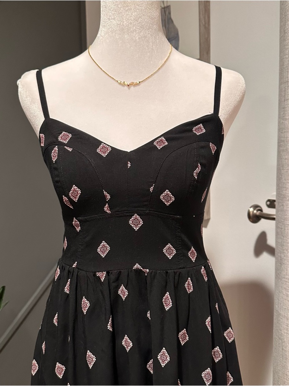 Express Coquette Black Spaghetti Strap Sweetheart Dress with Pink Diamond Print - Picture 3 of 6